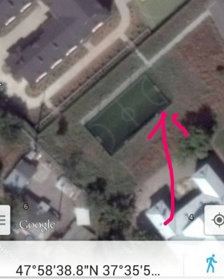 schoolyard_bombed_at_donetsk_400