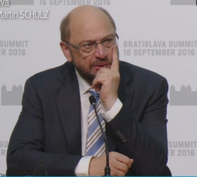 schulz_hearing_agg__euroforas_question_at_his_press_conference_at_bratislava_eu27_summit_400_02