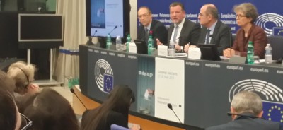 senior_eu_parliamenty_press_officer_schulmeister_replies_to_aggs_1st_question_eurofora_400 senior_eu_parliamenty_press_officer_schulmeister_replies_to_aggs_1st_question_eurofora_400