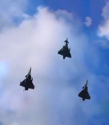 sns__3_francogerman_army_airplanes_eurocorps_start_in_strasbourg_move_for_wider_eu_military_cooperation_to_enfold_later_in_paris_400 sns__3_francogerman_army_airplanes_eurocorps_start_in_strasbourg_move_for_wider_eu_military_cooperation_to_enfold_later_in_paris_400