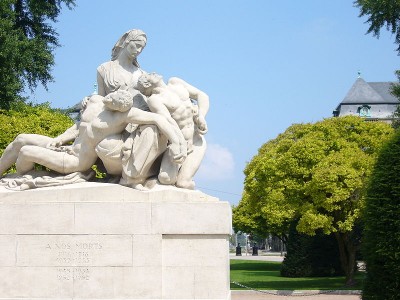 stras_place_de_la_republique_monument_aux_morts_400 stras_place_de_la_republique_monument_aux_morts_400