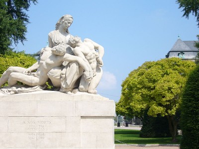 stras_place_de_la_republique_monument_aux_morts_400