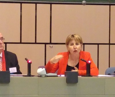 strasbourg_mep_anne_sander_replying_to_eurofora_quesion_at_eu_parliament_400