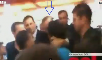 turkai_protestor_illtreated_by_erdogys_agents_400