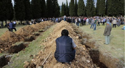 turkey_graves_for_killed_manisa_mine_workers_400 turkey_graves_for_killed_manisa_mine_workers_400