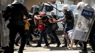 turkey_police_mattraque_protestateurs_apres_tuerie_de_282_mineurs__manisa_400 turkey_police_mattraque_protestateurs_apres_tuerie_de_282_mineurs__manisa_400
