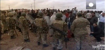 turkish_soldiers_with_machine_guns__long_clubs_400