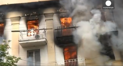 ukra_city_building_hit_by_military_attacks_marioupol_400 ukra_city_building_hit_by_military_attacks_marioupol_400
