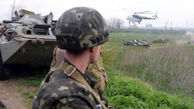 ukra_military_tanks__helicopters_against_revolted_people_400
