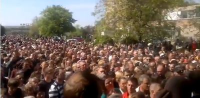 ukra_ref_mariupol_people_400 ukra_ref_mariupol_people_400