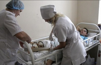 ukra_school_bombed_wounded_kid_400 ukra_school_bombed_wounded_kid_400