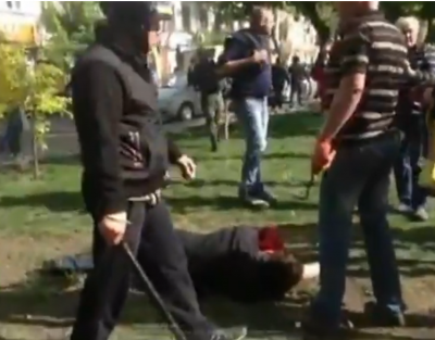 ukra_thugs_attack_odessa_1st_victim_400