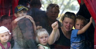ukran_refugees_women__children_bitter_leave_donetsk_fleeing_kievs_military_attacks_ircc_photo_400