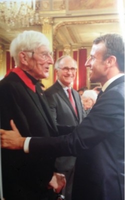 ungerer__macron_2018_aiatueurofora_2019_400