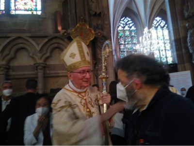 vatican_prime_ministeparolin_saluting_agg_in_stras_cathedral_4_zl_eurofora_400