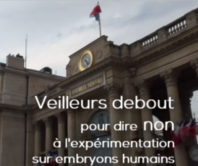 veilleurs_police_bullying_protest_against_genetic_manipulation_of_human_embryos_400