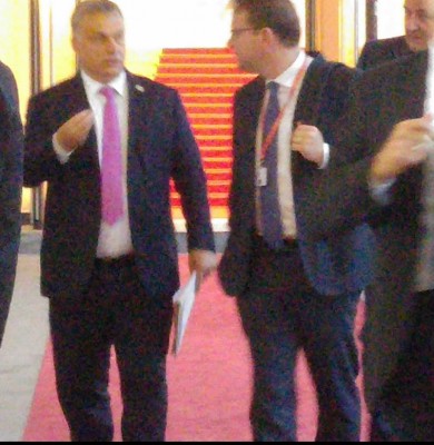 victor_orban_leaves_bratislava_castle_while_discussing_the_summits_final_conclusions__agg__eurofora_400