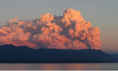 volcano_cloud_sea_400