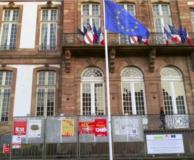 vote_city_hall_eu_flag_400 vote_city_hall_eu_flag_400