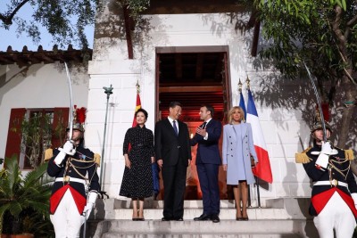 xi__macron_at_villa_kerylos_400