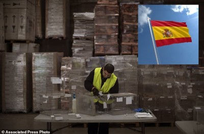 yellow_jacket_worker_in_spanish_2019_election_ap_ef_400 yellow_jacket_worker_in_spanish_2019_election_ap_ef_400