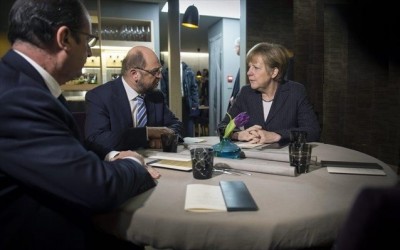 zuem_ysehuet__2_empty_chairs_400